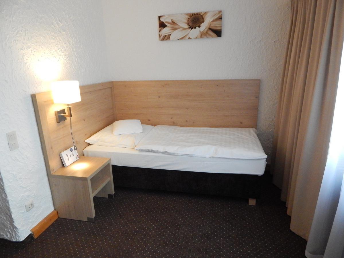 Land-Gut-Hotel Zum Alten Forsthaus - Aufladestation Fuer Elektroautos Hurtgenwald Екстер'єр фото