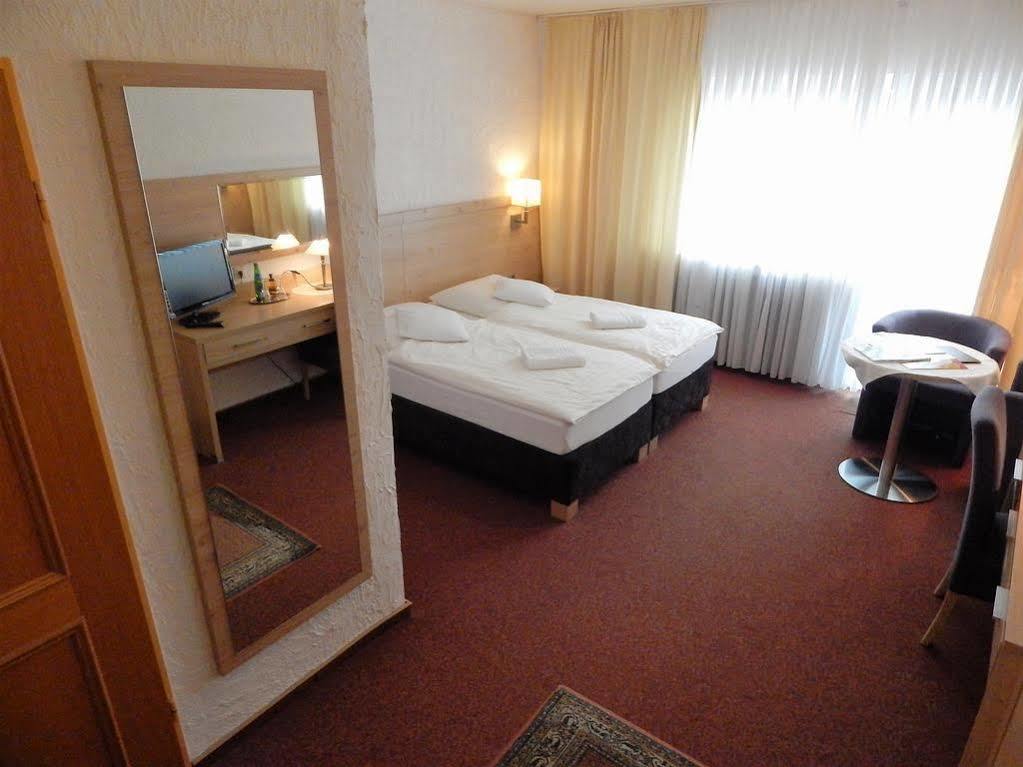 Land-Gut-Hotel Zum Alten Forsthaus - Aufladestation Fuer Elektroautos Hurtgenwald Екстер'єр фото