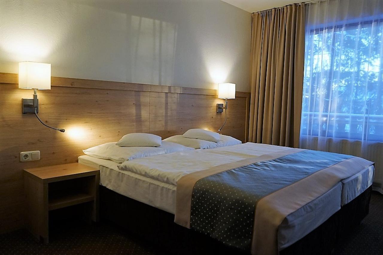 Land-Gut-Hotel Zum Alten Forsthaus - Aufladestation Fuer Elektroautos Hurtgenwald Екстер'єр фото
